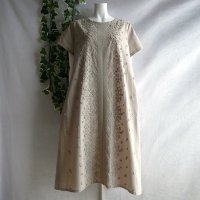 【新品】8902【L】立体花刺繍 シャツワンピース ベージュ 綿100％ ナチュラル コットン ロング丈 40代 50代 60代 春 夏