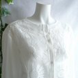 画像1: 新品 9600 ML 大きな花刺繍 メッシュ切替 カーディガン 春 夏 白 レディース ストレッチ スラブ 異素材切替 上品 (1)