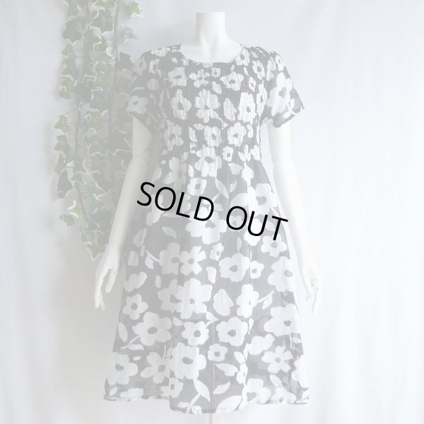 画像1: 新品 9634 ML 綿100％ シャーリング ワンピース 春 夏 黒系 レディース 北欧風 花柄 半袖 インド製 ナチュラル コットン