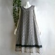 画像1: 新品 9774 L モード幾何学柄 シフォン ワンピース 黒ベージュ系 夏 レディース 切替 裾ライン Aライン フレア 上品 50代 60代 70代 (1)