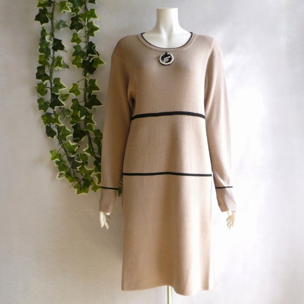 画像1: 新品 9902 ML ウール混 ニット ワンピース モカベージュ系 秋 冬 レディース パール調ブローチモチーフ 横ラインチュニック 50代 60代 70代