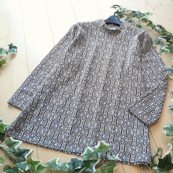 画像1: 新品 9959 LL ジャガード チュニック ベージュ系 秋 冬 レディース 和風 幾何学模様 ハイネック ゆったり 50代 60代 70代