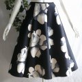 新品 9974 ML 大きな薔薇柄 ボンディング スカート 黒系 春 秋 冬 レディース フレア 裾切りっぱなし 華やか