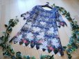 画像2: 【新品】6010【L】上質 花柄入総クロシェ刺繍 チュニックワンピース 紺系 裏地あり 夏 大人の高級スタイル (2)