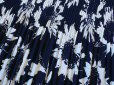 画像5: 【新品】6182【L】上質 プリーツ ワンピース 紺系 大きな花柄 高級感 夏 大人スタイル