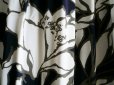 画像2: 【新品】8355【L】上質 大きな花柄 プリーツ フレア ワンピース 紺 半袖 上品 エレガント 高級感 40代 50代 60代 春 夏 (2)
