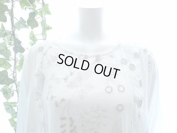 画像2: 【新品】9016【L】レディース ワンピース ５分袖 オフ白系 ボタニカル模様 刺繍 綿100％ シャツ インド製 透け感 上品 春 夏 秋