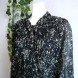 画像9: 新品 9489 ML ボウタイリボン シフォン プリーツ ワンピース 春 夏 秋 花柄 レディース 黒系 共布リボン フリル袖 美しい透け感 上質 上品