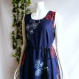 画像4: 新品 9524 ML 大きな花柄 シフォン ワンピース 春 夏 紺系 タッセルリボン レディース ノースリーブ マキシ 美しい透け感 上質