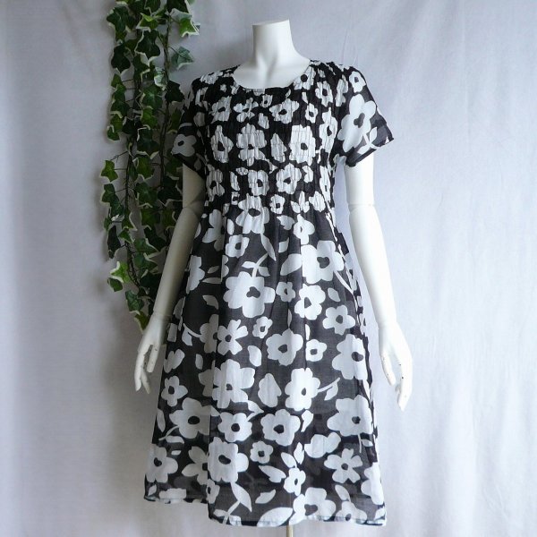 画像2: 新品 9634 ML 綿100％ シャーリング ワンピース 春 夏 黒系 レディース 北欧風 花柄 半袖 インド製 ナチュラル コットン