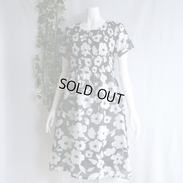 画像2: 新品 9634 ML 綿100％ シャーリング ワンピース 春 夏 黒系 レディース 北欧風 花柄 半袖 インド製 ナチュラル コットン