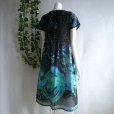 画像2: 新品 9635 ML 綿100％ シャーリング ワンピース 春 夏 黒系 レディース 大きな花柄 半袖 インド製 ナチュラル コットン (2)