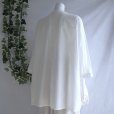 画像4: 新品 9659 L 立体花モチーフ 刺繍 綿100％ シャツ チュニック 白 スキッパー襟 Aライン レディース 高級感 上質 上品