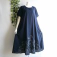 画像12: 新品 9814 L 大きな裾花刺繍 シャツ ワンピース 紺系 夏 レディース インド製 綿100％ Aライン フレア 上品 50代 60代 70代