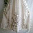 画像7: 新品 9816 L 大きな裾花刺繍 シャツ ワンピース ライトベージュ系 夏 レディース インド製 綿100％ Aライン フレア 上品 50代 60代 70代