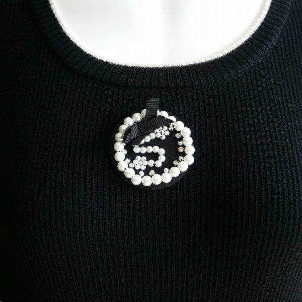 画像2: 新品 9901 ML ウール混 ニット ワンピース 黒系 秋 冬 レディース パール調ブローチモチーフ 横ライン チュニック 50代 60代 70代