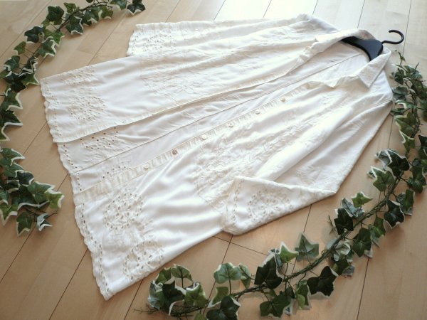 画像10: 新品 9904 ML 大きな花刺繍 ロングシャツ 白系 秋 レディース 綿混 カットワーク刺繍 シャツ チュニック ワンピース 50代 60代 70代