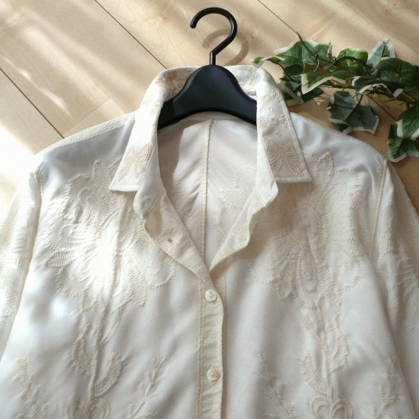 画像8: 新品 9904 ML 大きな花刺繍 ロングシャツ 白系 秋 レディース 綿混 カットワーク刺繍 シャツ チュニック ワンピース 50代 60代 70代