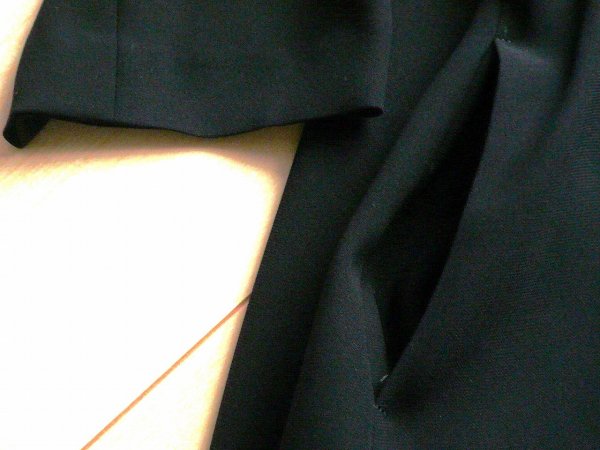 画像3: 新品 9913 M ブラックフォーマル ワンピース 黒 レディース クロスカラー 斜めボタン フレアスタイル 冠婚葬祭 高級 上質 50代 60代 70代