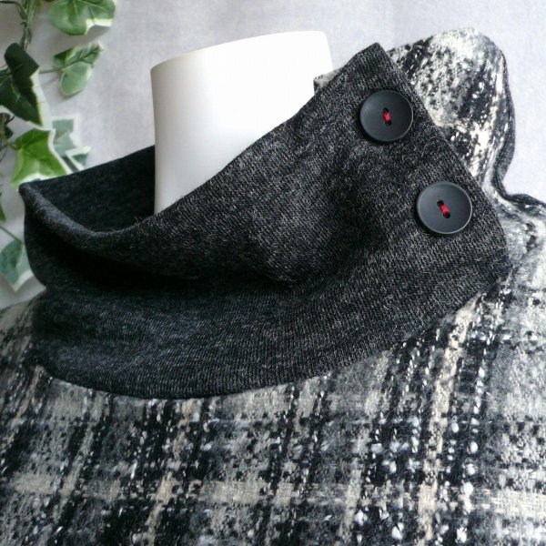 画像9: 新品 9951 ML 上質ツイード切替 ワンピース 黒系 ドロップショルダー ハイネック 飾りボタン 大人 上品 クラシカル 50代 60代 70代