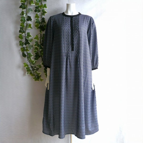 画像2: 新品 9955 ML 幾何学柄 ピンタック ワンピース 紺系 秋 レディース モード クラシック 高級感 上質 上品 50代 60代 70代