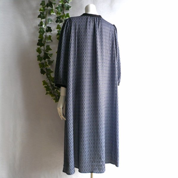画像3: 新品 9955 ML 幾何学柄 ピンタック ワンピース 紺系 秋 レディース モード クラシック 高級感 上質 上品 50代 60代 70代