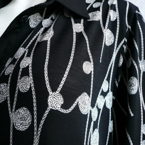 画像8: 新品 9958 LL 刺繍風 チュニック ブラウス 黒系 秋 レディース 配色切替 襟付き前開き ゆったりサイズ 上質 上品 50代 60代 70代