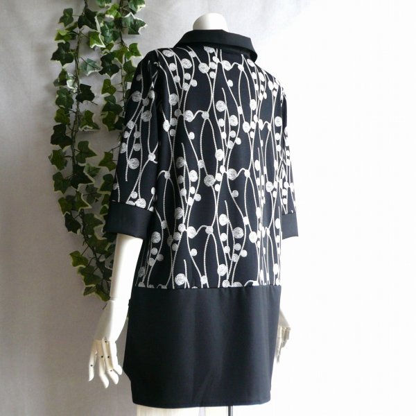 画像2: 新品 9958 LL 刺繍風 チュニック ブラウス 黒系 秋 レディース 配色切替 襟付き前開き ゆったりサイズ 上質 上品 50代 60代 70代