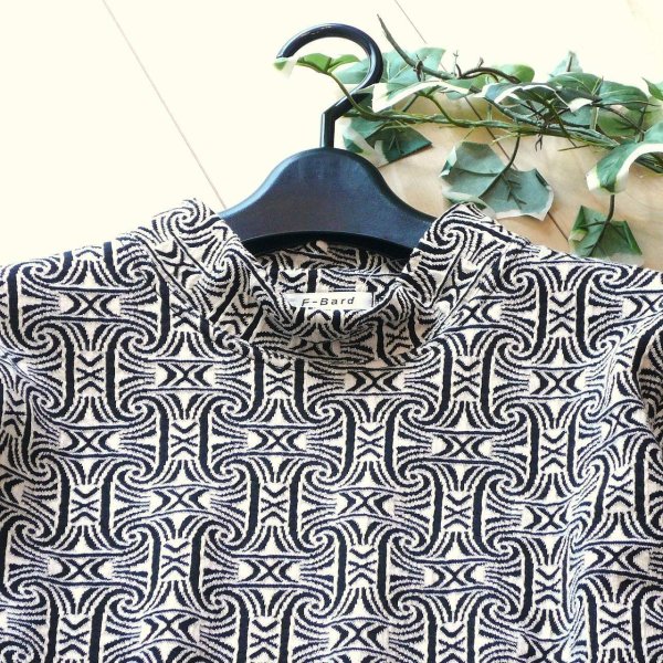 画像2: 新品 9959 LL ジャガード チュニック ベージュ系 秋 冬 レディース 和風 幾何学模様 ハイネック ゆったり 50代 60代 70代