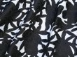 画像2: 【新品】4520【F】上質 大きな花シルエット模様 スカート 黒白 ボリュームフレア 豪華な地模様 大人の上品スタイル (2)