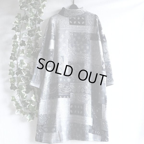 画像1: 新品 9402 ML 裏起毛 あったか ワンピース 秋 冬 ペイズリー柄 レディース グレー系 ゆったりタートル ストレッチ ニットソー 長袖 (1)