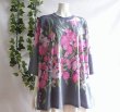 画像1: 新品 9551 ML 大きな花柄 チュニック 春 夏 秋 グレー系 レディース ストレッチ 薄手 ジャージー 上品 エレガント (1)