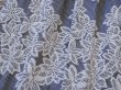 画像4: 【新品】6098【L】上質 日本製 桐生織 プリーツワンピース ブルーグレー 大きなジャガード花刺繍 ストライプ柄 高級 夏 大人スタイル (4)