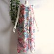 画像4: 新品 9537 ML 絵画風 大きな花柄 シフォン ワンピース 春 夏 くすみブルー系 レディース ノースリーブ マキシ 透け感 インド製 (4)
