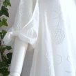 画像6: 新品 9560 ML 大きな花刺繍 ブラウス チュニック 春 夏 白 レディース 袖リボン Aライン フレア 美しい透け感 上品 (6)