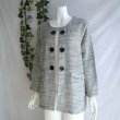 画像11: 新品 9892 LL ツイード調 薄手 ロング ジャケット グレー系 秋 冬 レディース ノーカラー 大きな飾りボタン ラメ入 上品 50代 60代 70代 (11)