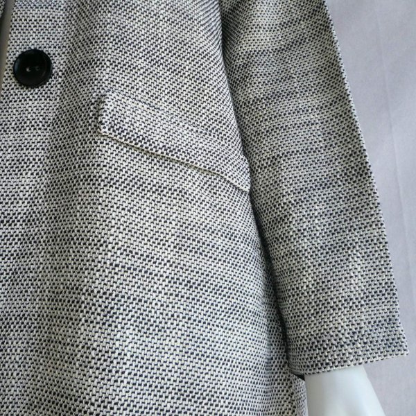 画像5: 新品 9892 LL ツイード調 薄手 ロング ジャケット グレー系 秋 冬 レディース ノーカラー 大きな飾りボタン ラメ入 上品 50代 60代 70代 (5)