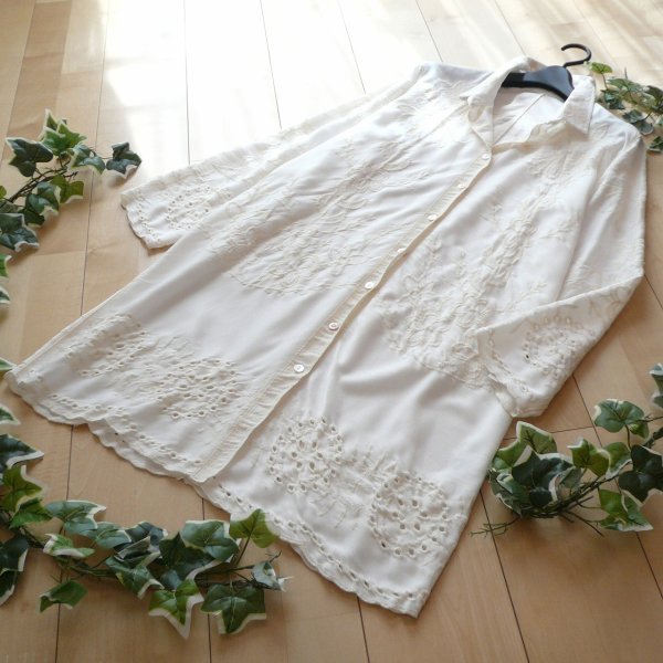 画像9: 新品 9904 ML 大きな花刺繍 ロングシャツ 白系 秋 レディース 綿混 カットワーク刺繍 シャツ チュニック ワンピース 50代 60代 70代 (9)