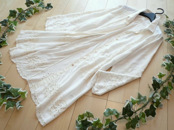 画像11: 新品 9904 ML 大きな花刺繍 ロングシャツ 白系 秋 レディース 綿混 カットワーク刺繍 シャツ チュニック ワンピース 50代 60代 70代 (11)