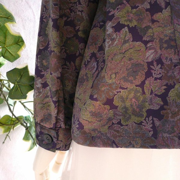 画像9: 新品 9915 L 二重フリル襟 京都染 日本素材 ブラウス ジャケット 紫系玉虫色 レディース 和風 花柄 中国縫製 高級感 上質 50代 60代 70代 (9)