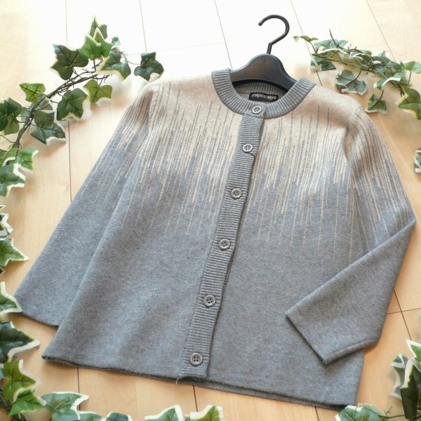 画像2: 新品 9931 S 和風 枝垂れ柄 ニット カーディガン グレー系 秋 冬 レディース もちもちニット 上質 上品 50代 60代 70代 (2)