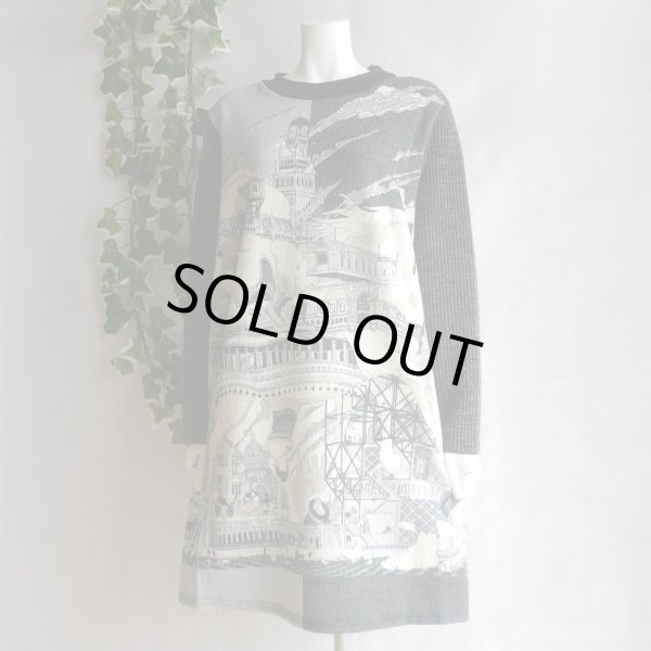 画像5: 新品 9952 ML ヨーロッパ絵画風絵柄 ニット チュニック ワンピース 黒系 秋 冬 ロールネック レディース 異素材切替 50代 60代 70代 (5)