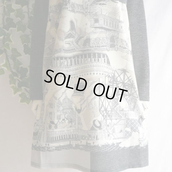 画像11: 新品 9952 ML ヨーロッパ絵画風絵柄 ニット チュニック ワンピース 黒系 秋 冬 ロールネック レディース 異素材切替 50代 60代 70代 (11)